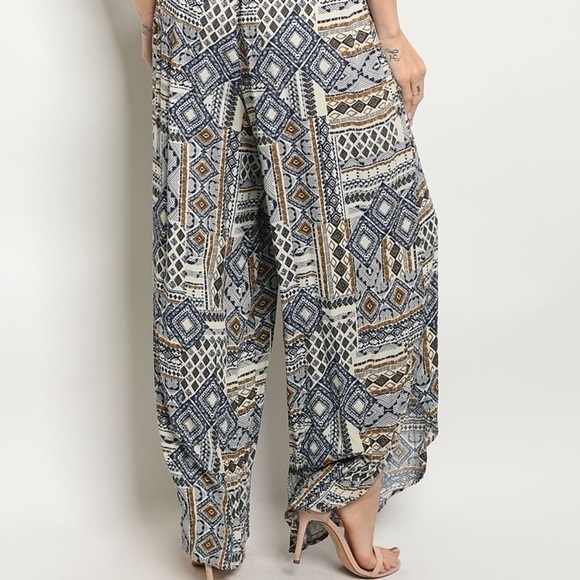 NAVY IVORY JUMPSUIT NEW - Picture 3 of 3